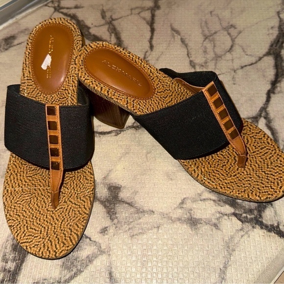 NWOT Alex Marie brown black boho thong block heel sandals 8.5 - Picture 1 of 7